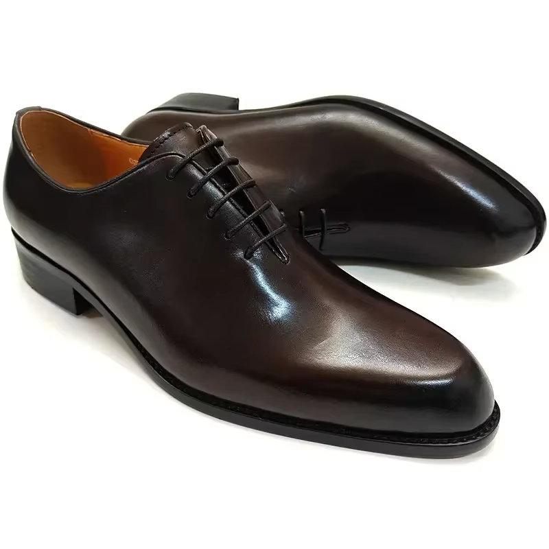 Chaussures Oxford tendance pour hommes, coupe entière, dessus en cuir de vachette de qualité supérieure, chaussures habillées basses, pour les réunions d'affaires en plein air, les fêtes et les mariages.